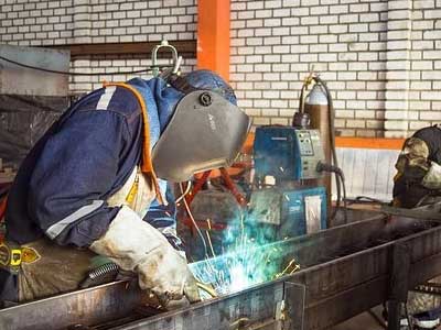How to Become a Welder in Illinois